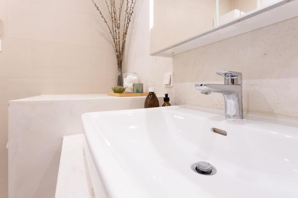 Dream - And Quiet With Ac And Free Parking Garage Wien